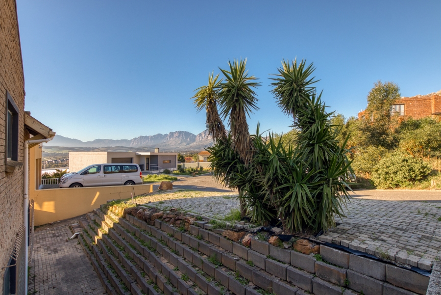 3 Bedroom Property for Sale in Mountainside Western Cape